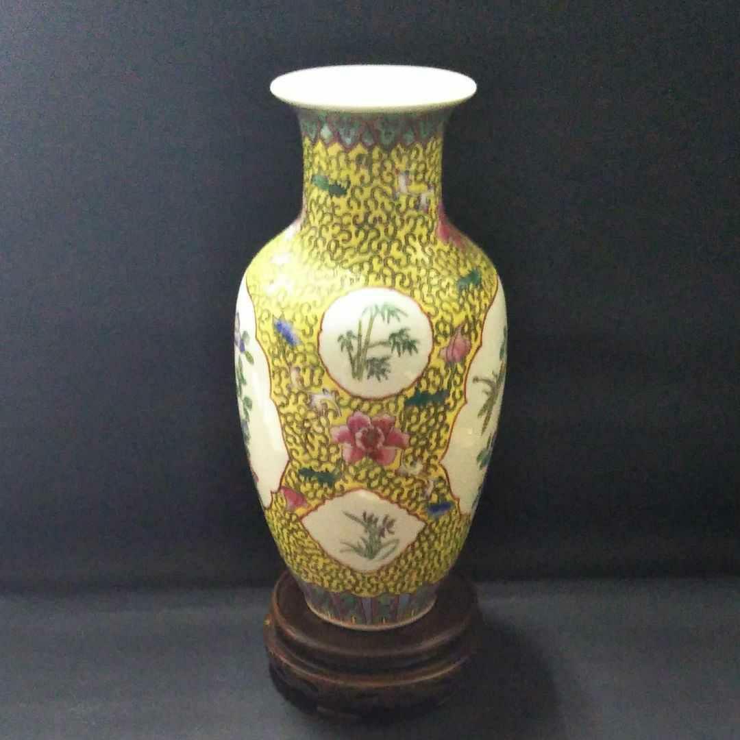 ※中国古美術/粉彩纏枝花鳥紋瓶/ (底款:乾隆年製)