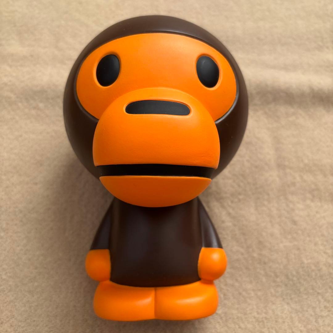 A BATHINGAPEモンキー型貯金箱