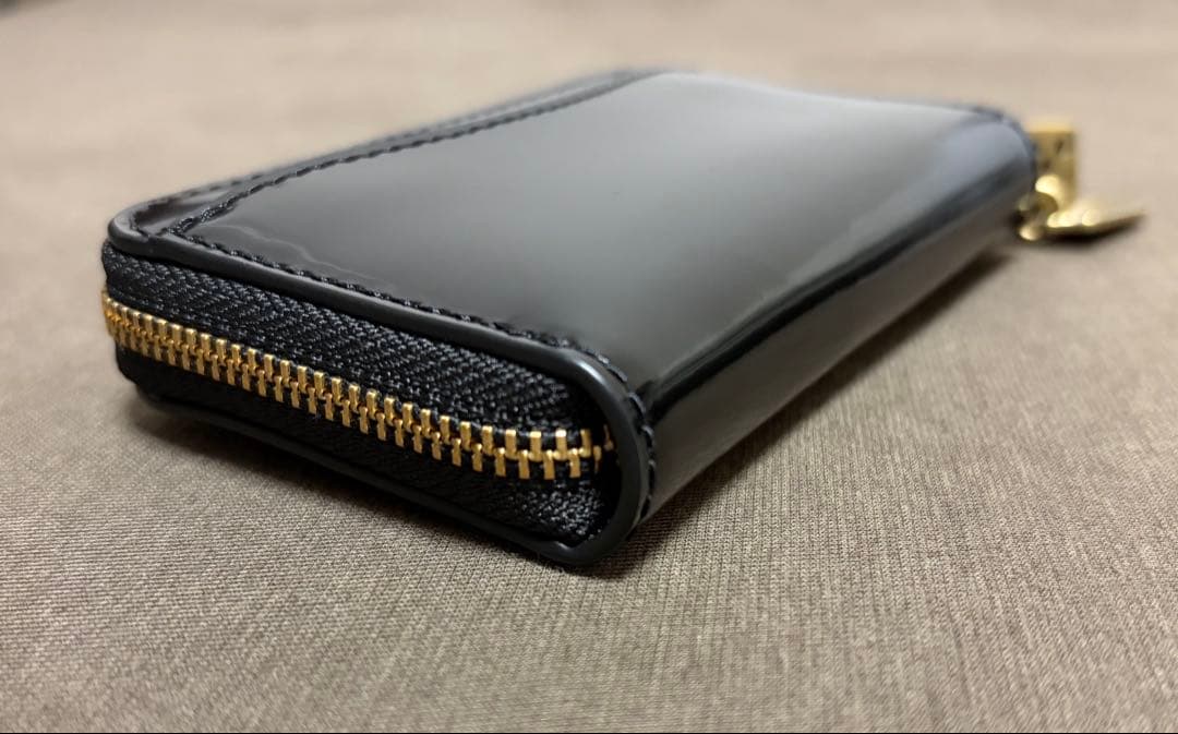 コーチ　エッセンシャル スモール ジップ アラウンド ウォレット・チャーム