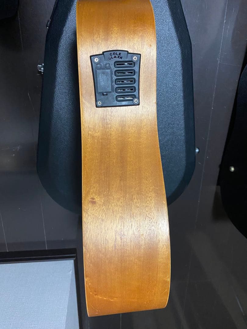 アコースティックギター　cole clark