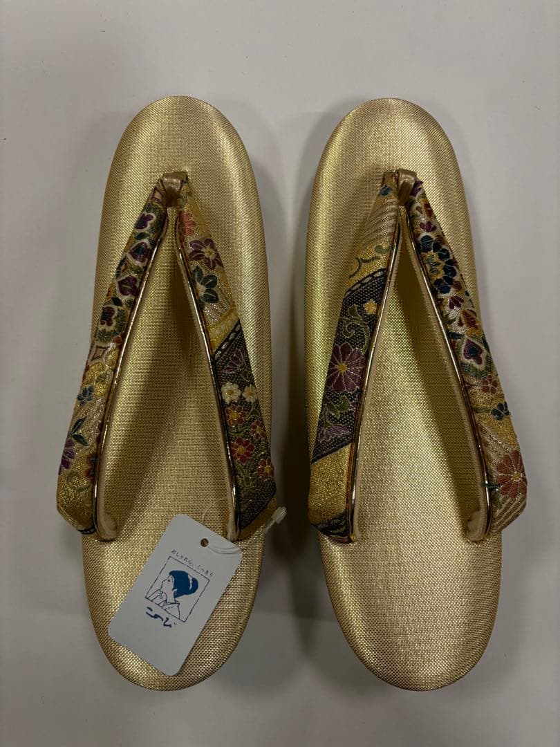 和装用草履バッグセット　金　正絹　正倉院模様　刺繍　多色使い　成人式　未使用品