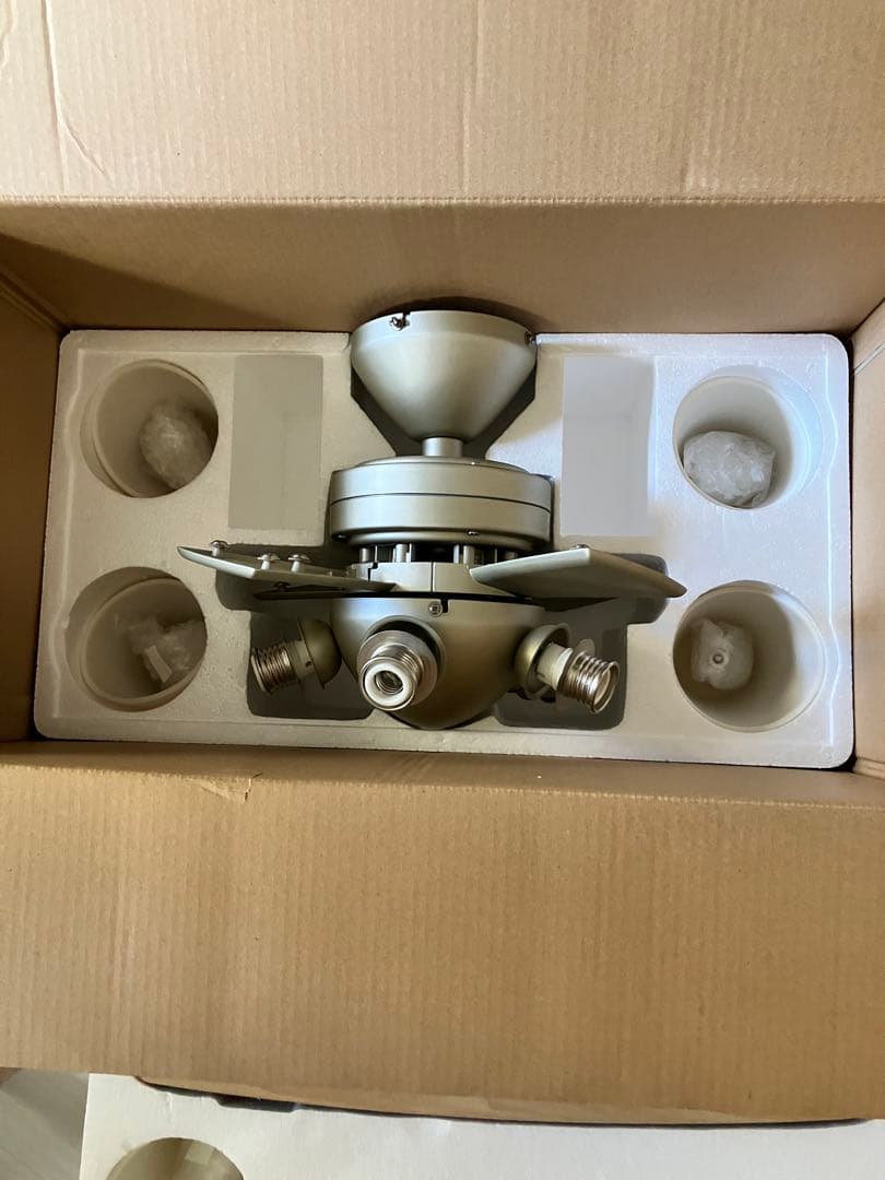 シルバーシーリングファン 木製羽根 5灯