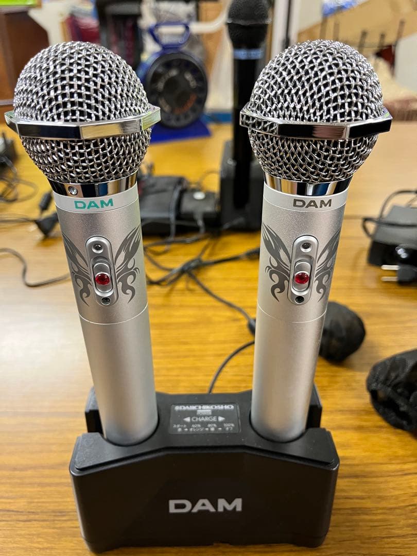 第一興商のワイヤレスマイクのセットです。 WRM300のセット。