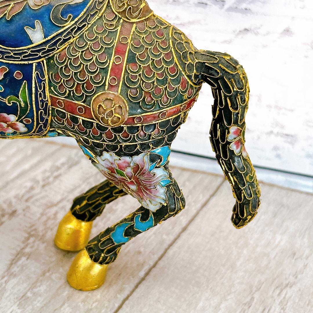 七宝焼　馬の置物　台付き　時代物　中国　繊細　首元装飾