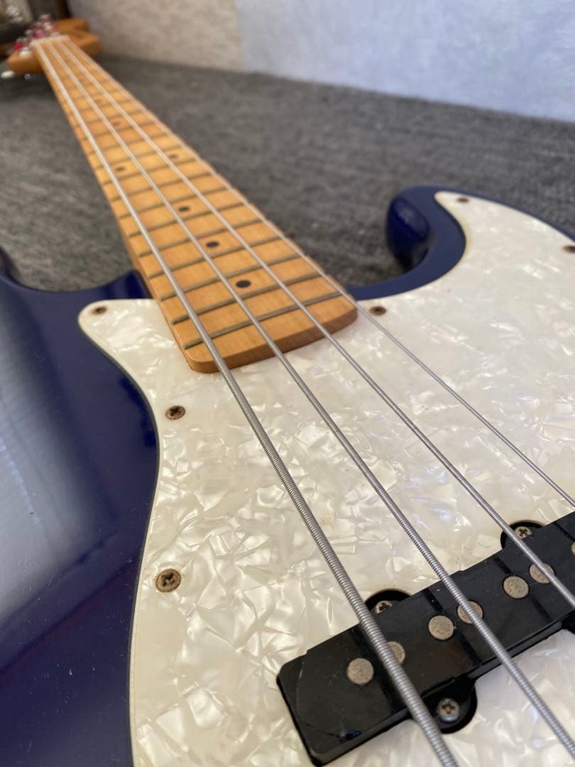 フォトジェニック　ベースギター