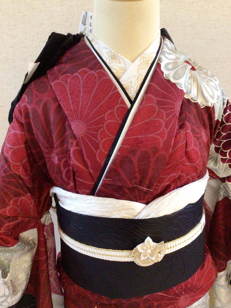 中村里砂　人気のエンジ　振袖セット