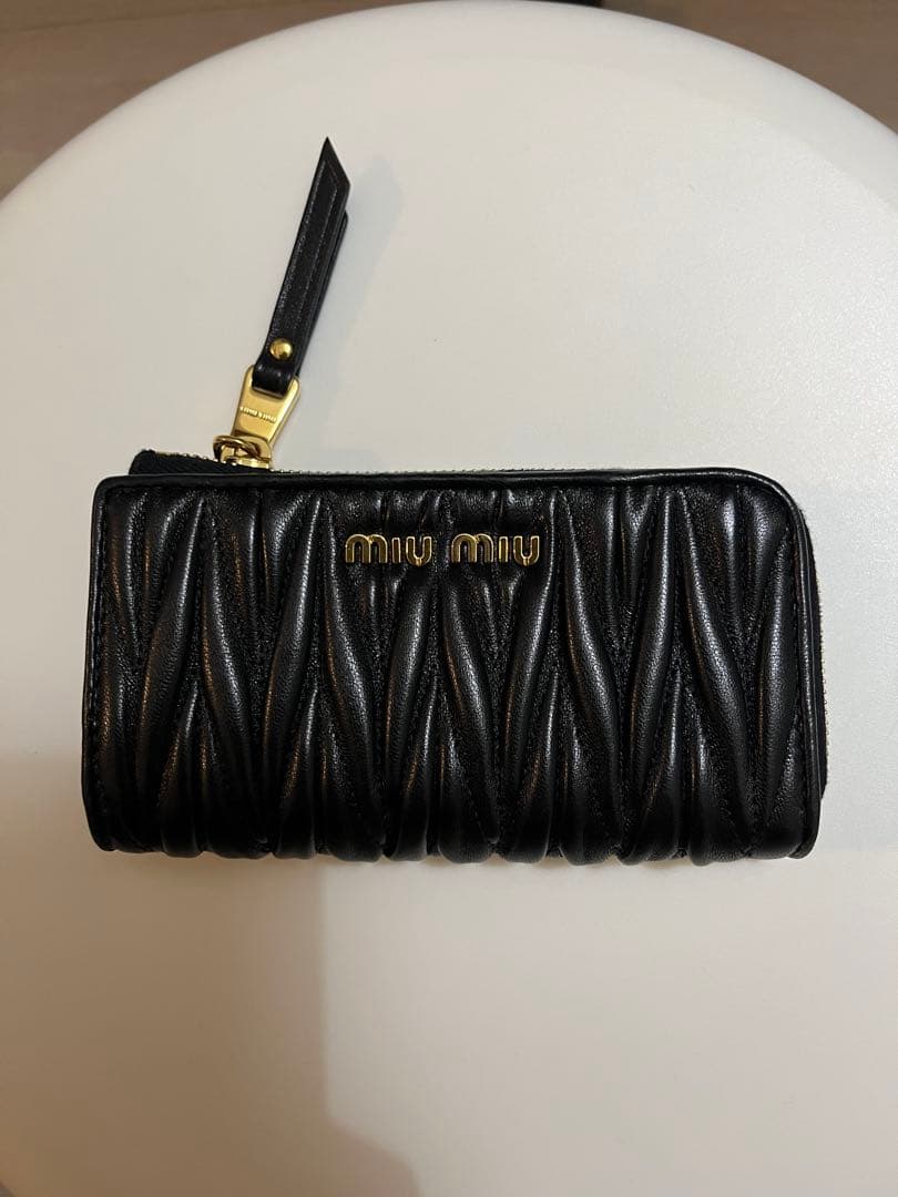 MIU MIU ミュウミュウ マテラッセ キーケース付きケース　ブラック