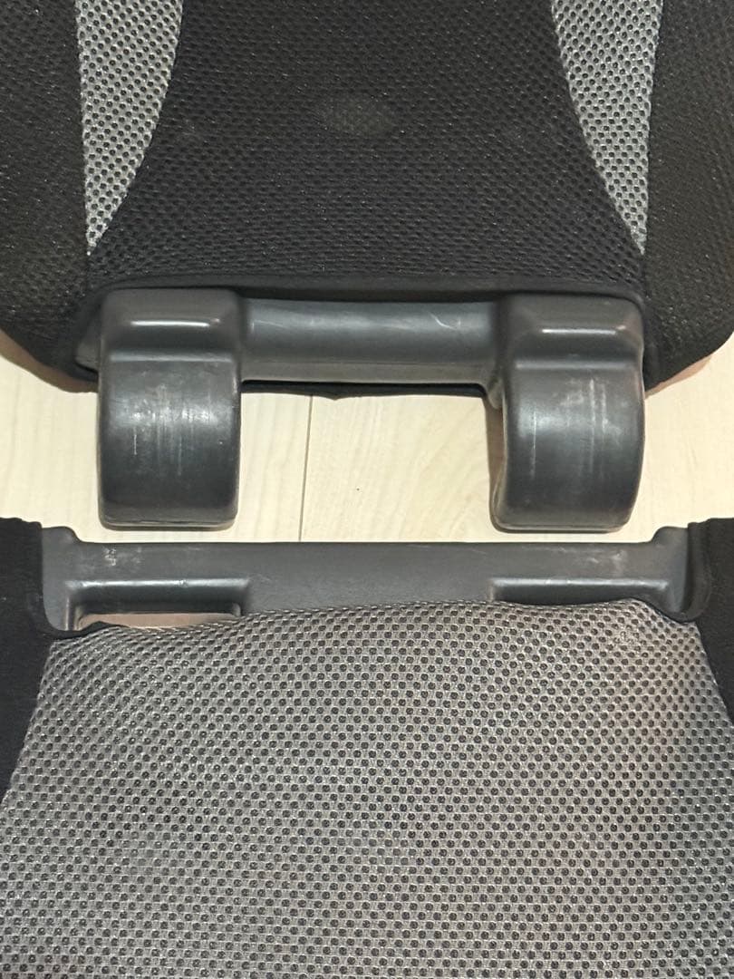 クリーニング済⭐︎チャイルドシート ジュニアシート メッシュ素材 ブラックグレー