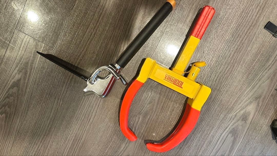 【I law light】ハンドルロック、タイヤロック　セット