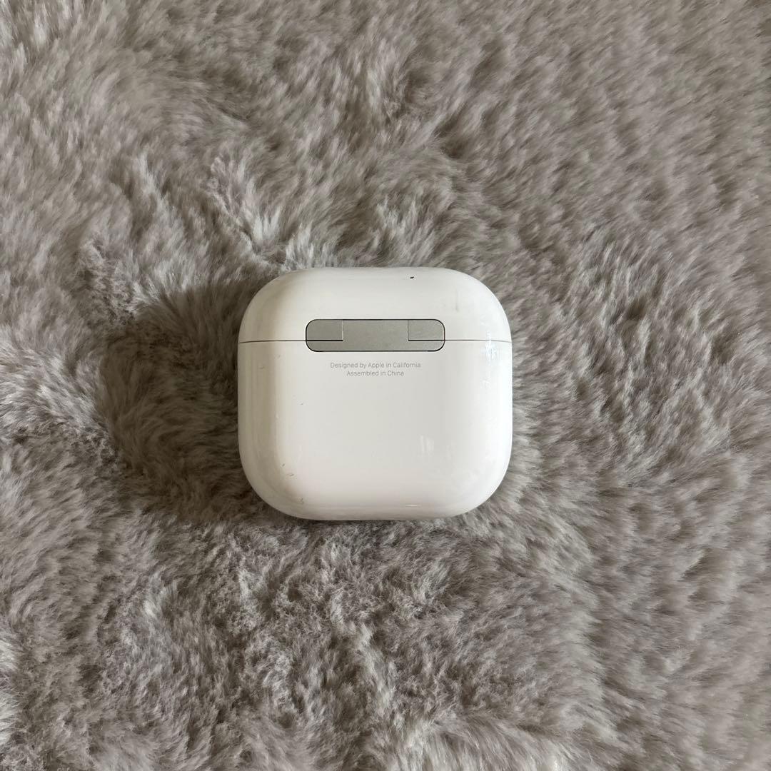 AirPods4 ノイズキャンセリング非搭載 ケース付き