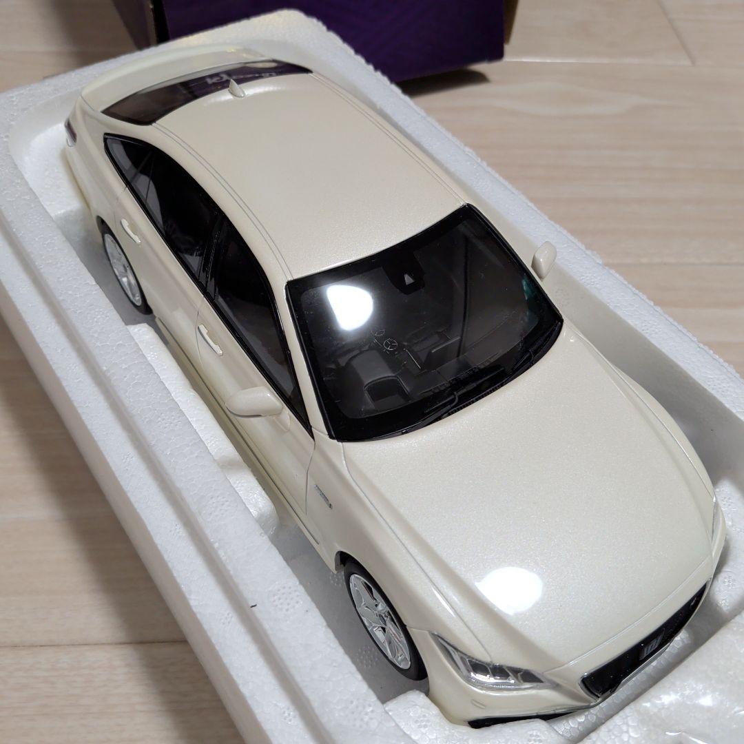 Kyosho Samurai トヨタ　クラウン　1/18