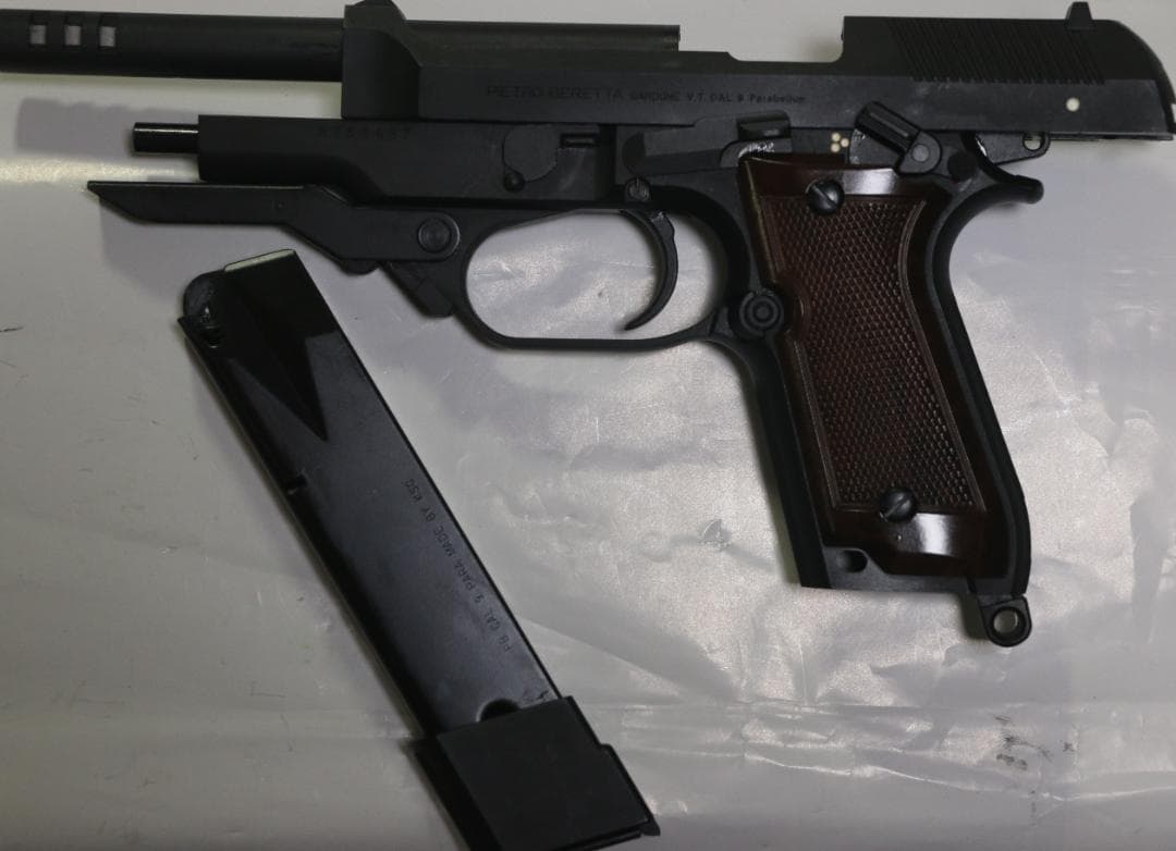 KSCコーポレーション製　ABS樹脂製モデルガン ベレッタＭ９３Ｒ ＳＰＧ合法品