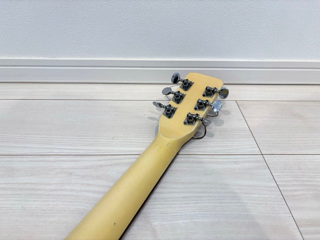 名品ミヤスコウギョウ　Miyasu kougyoアコースティックギター　アコギ白