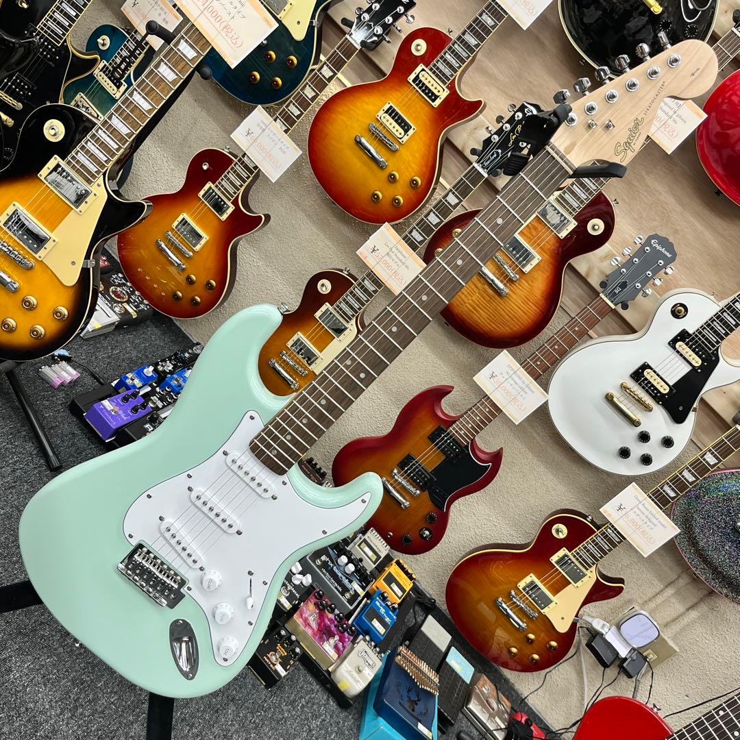 【10800】 Squier Stratocaster surf Green