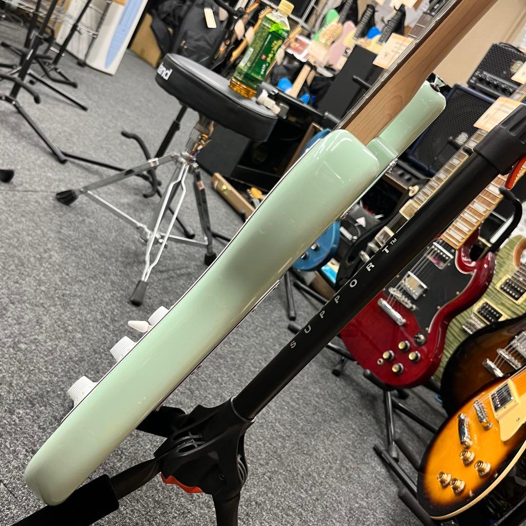 【10800】 Squier Stratocaster surf Green