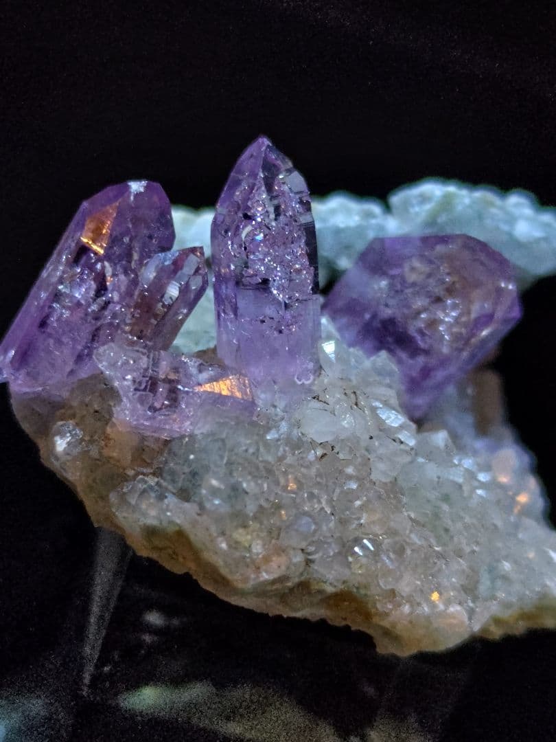 ベラクルスアメジスト ボリビア産 鉱石 鉱物 ミネラル 標本 原石 母岩付き ⑪