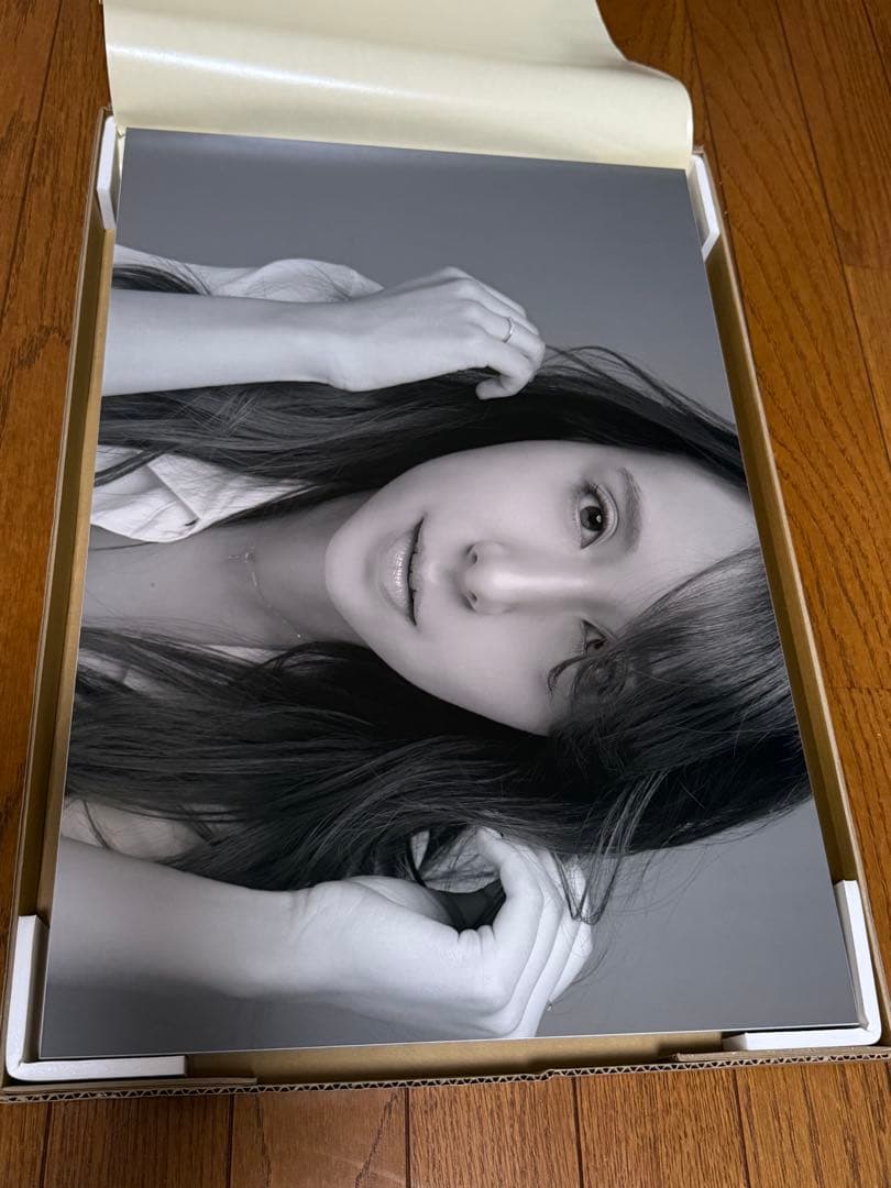 May J. 私のものじゃない、私の歌　銀塩プリント