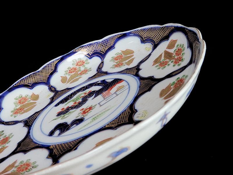 古伊万里　金襴手　陽刻　窓絵　花の図　８寸皿　E109AS-fbfq