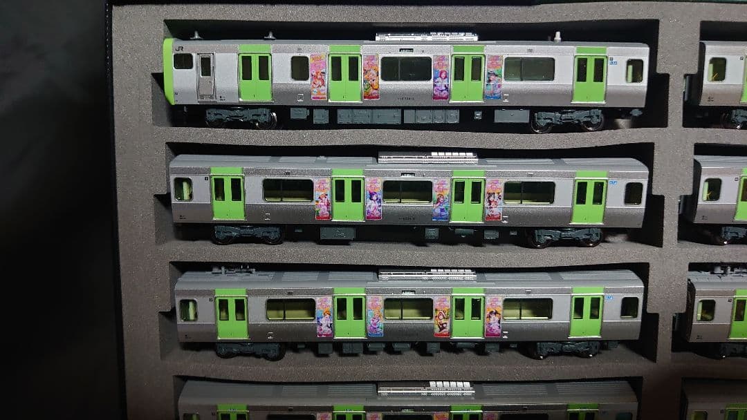 KATO　E235系山手線 フル編成ラッピング車