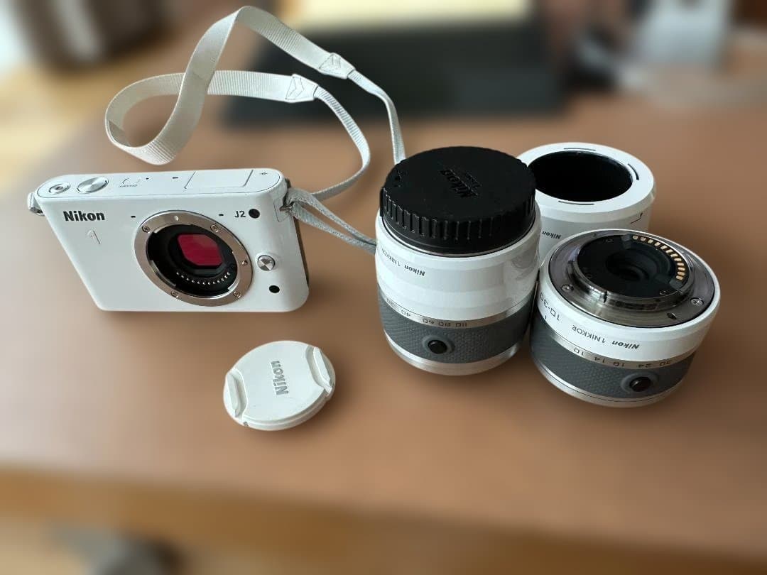 Nikon 1 J2 ミラーレスカメラ 本体とレンズ付き