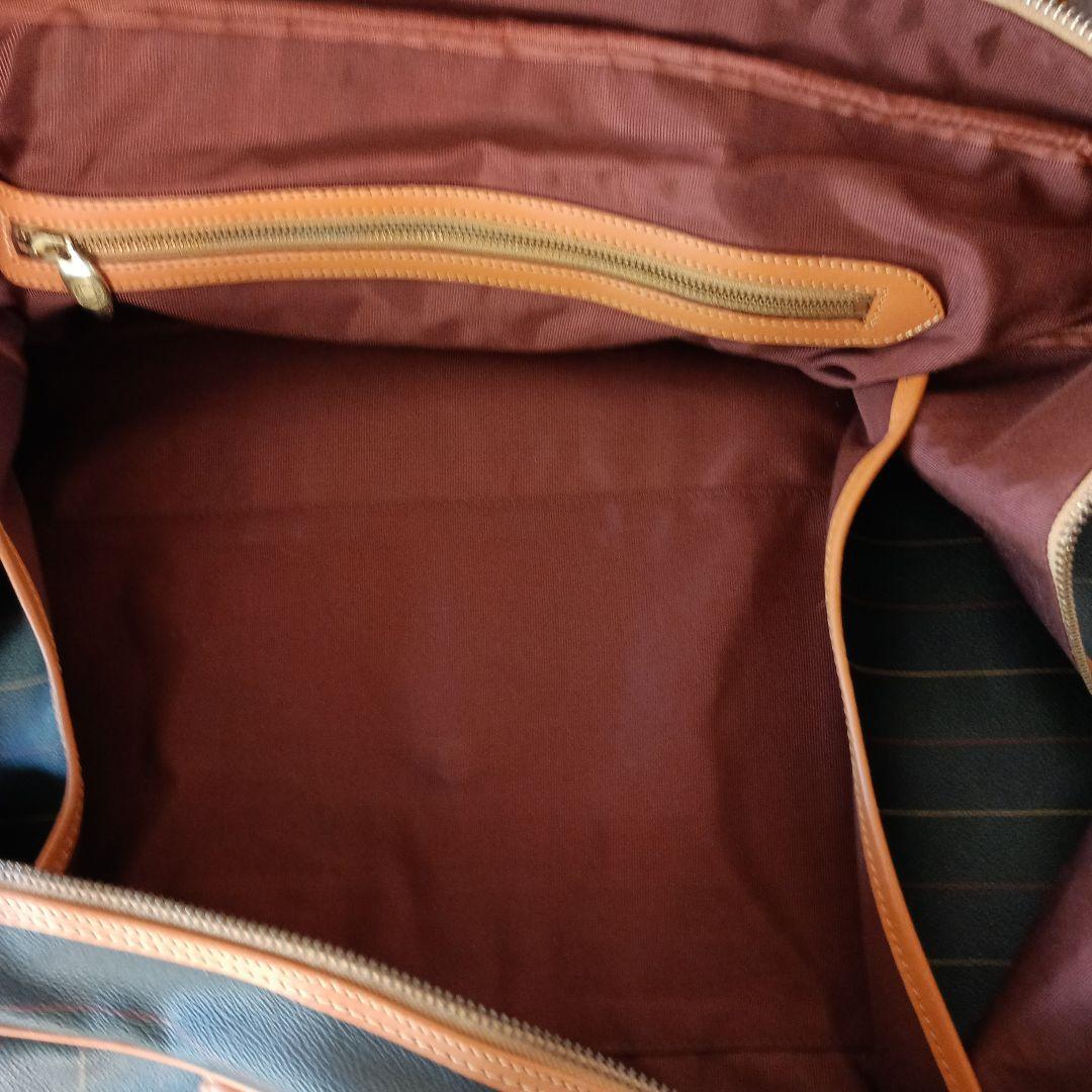 J,プレスのボストンバッグ