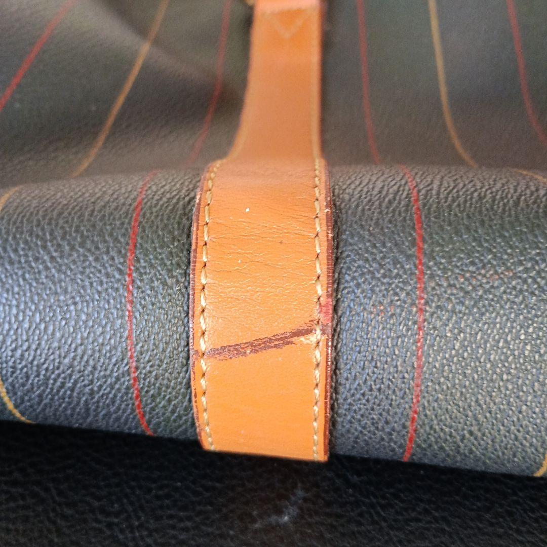 J,プレスのボストンバッグ