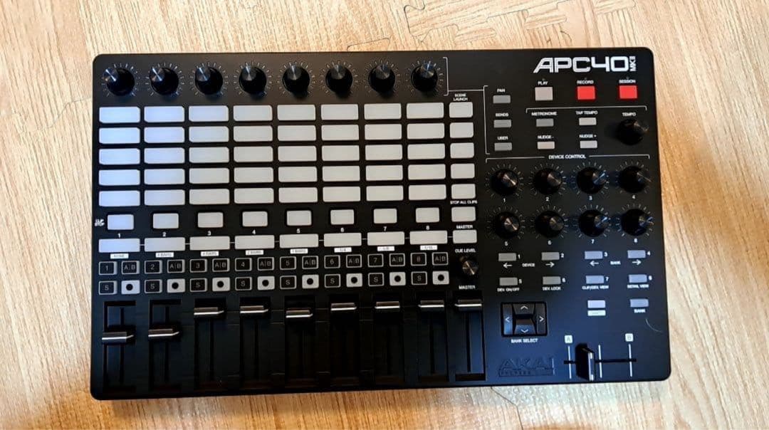 【未使用品】AKAI APC40 MKII