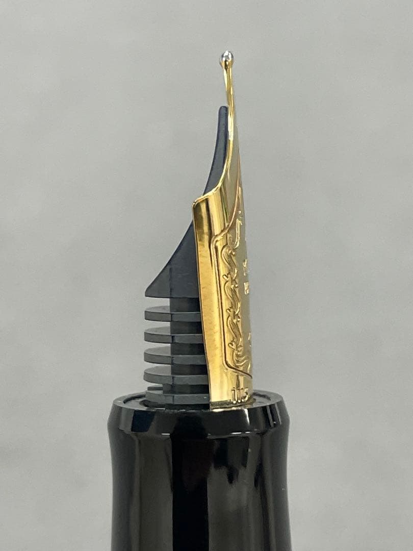 【未使用】PILOT CUSTOM74 ブラック 網目　万年筆　字幅M 限定品