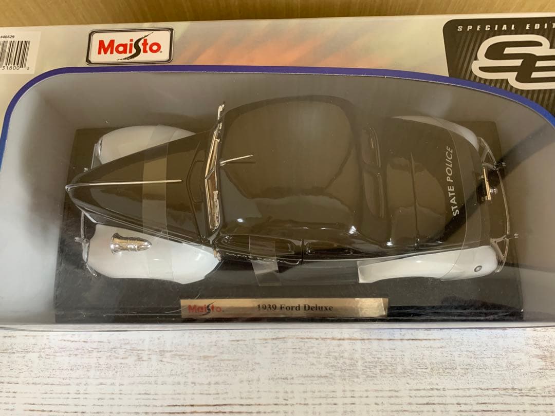 【期間限定値下げ】アメリカングラフティー 1/18及び1/24ミニカー8台セット