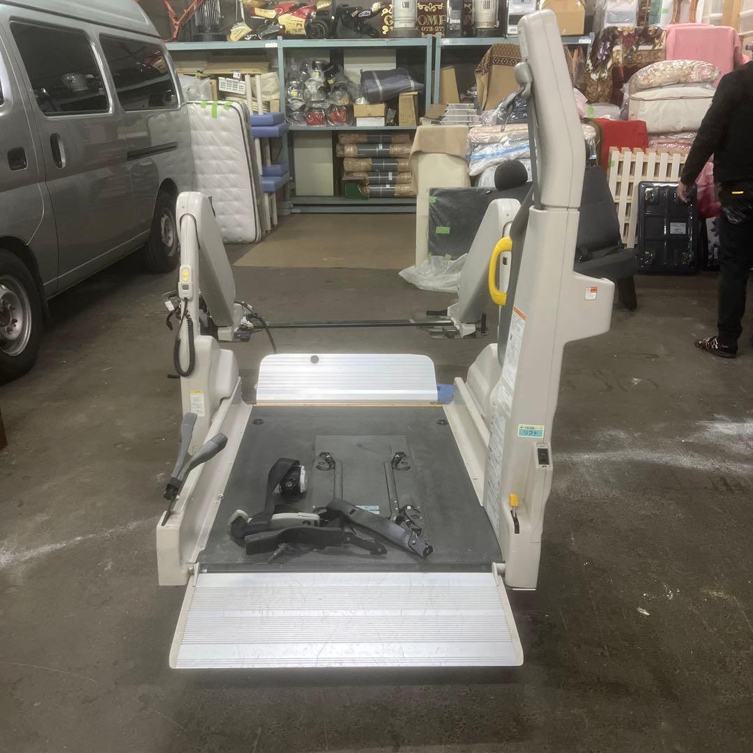 福祉車両取り外し　スロープ　ハイエース　キャラバン　レジアス