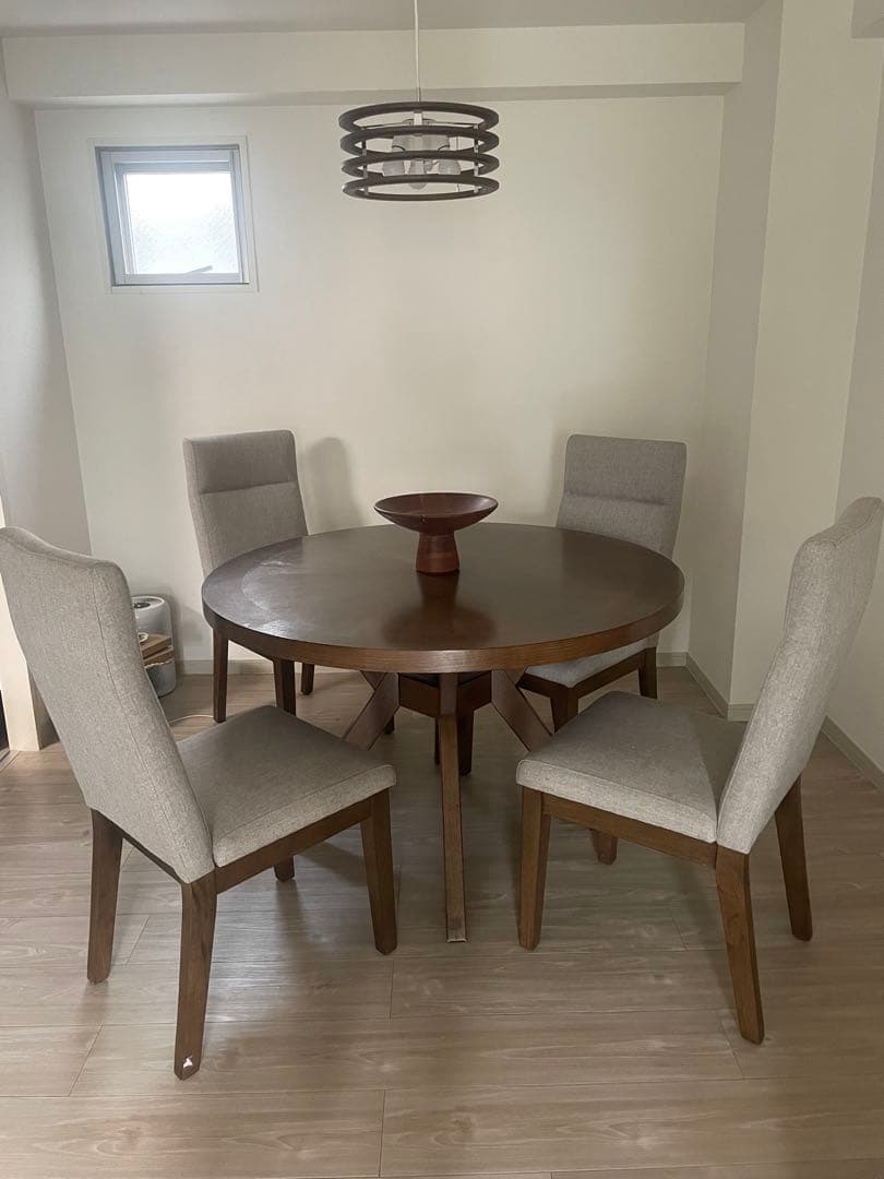円形木製ダイニングテーブルと椅子4脚セット