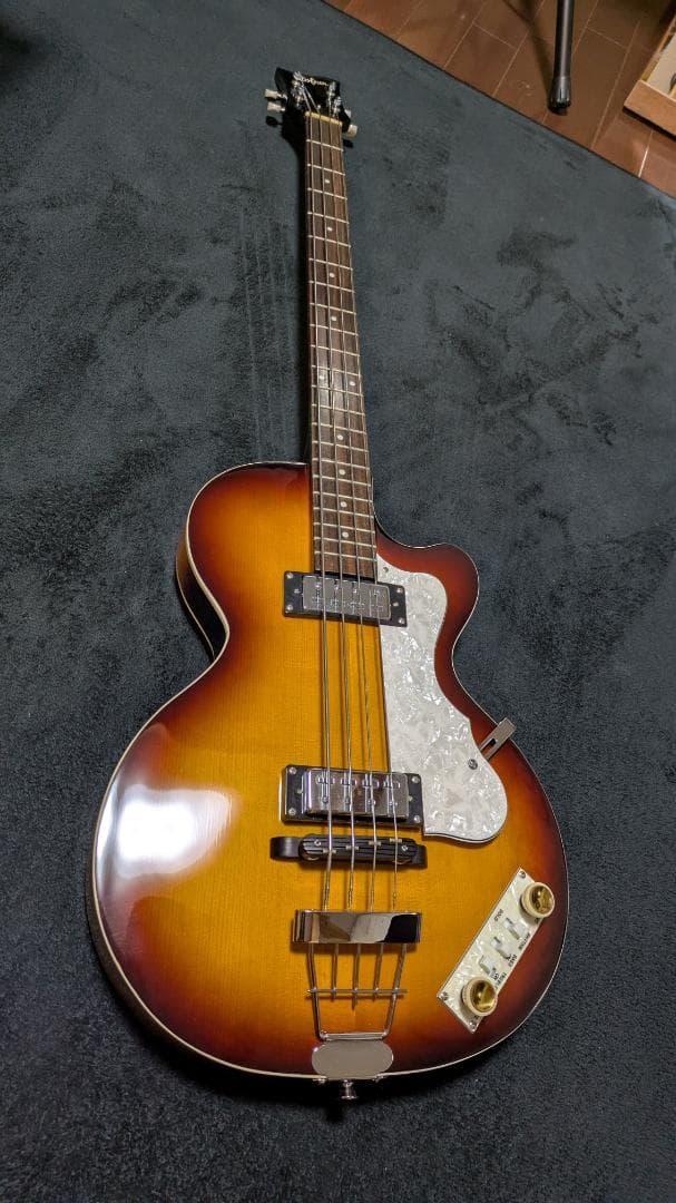 Hofner Ignition club SB ナットノブ交換済