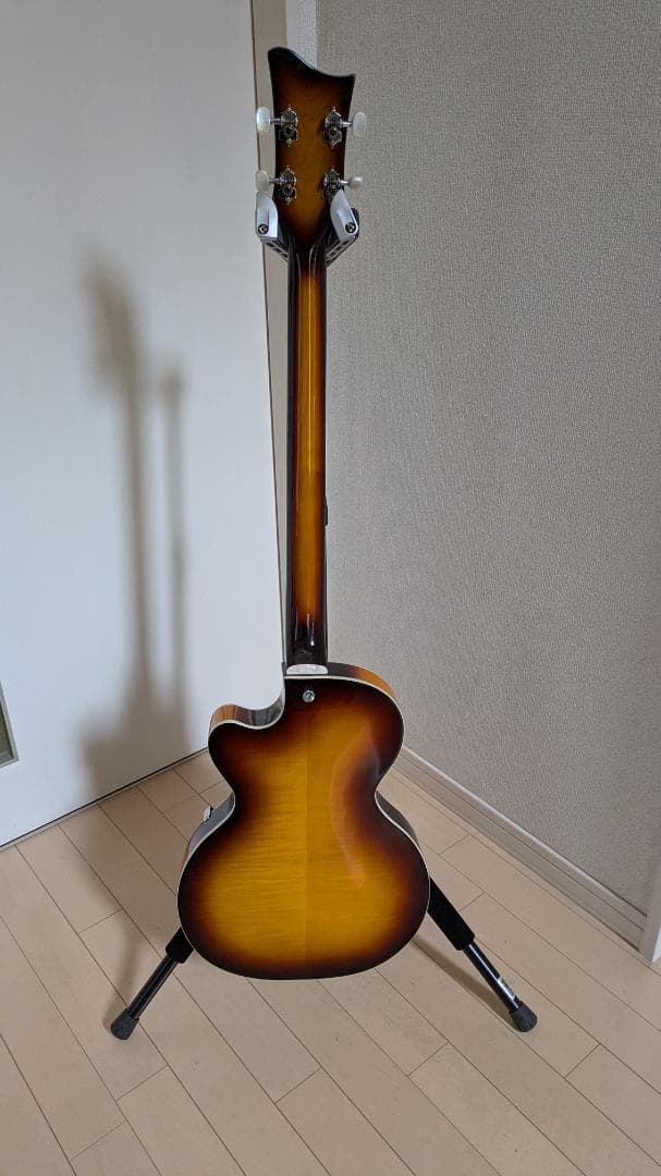 Hofner Ignition club SB ナットノブ交換済