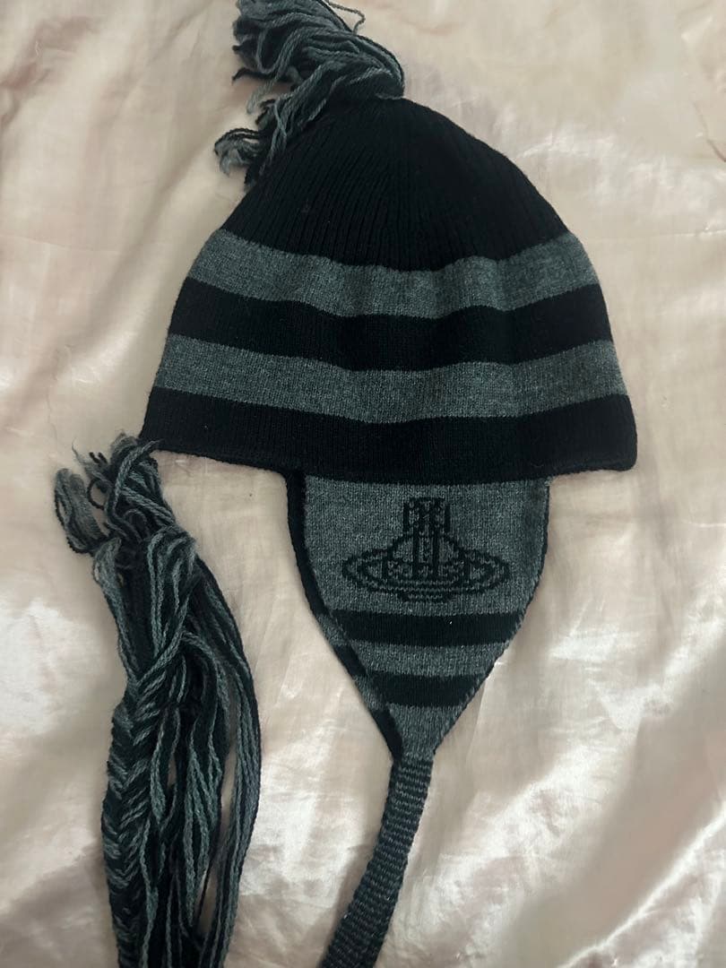 正規品 Vivienne Westwood 耳当て付きニット帽