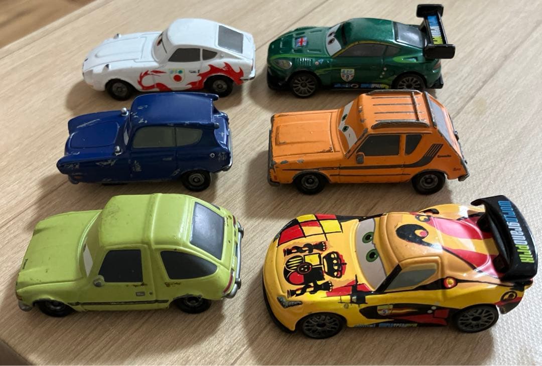 カーズ　トミカ　ミニカー　ジャンク品　廃盤品