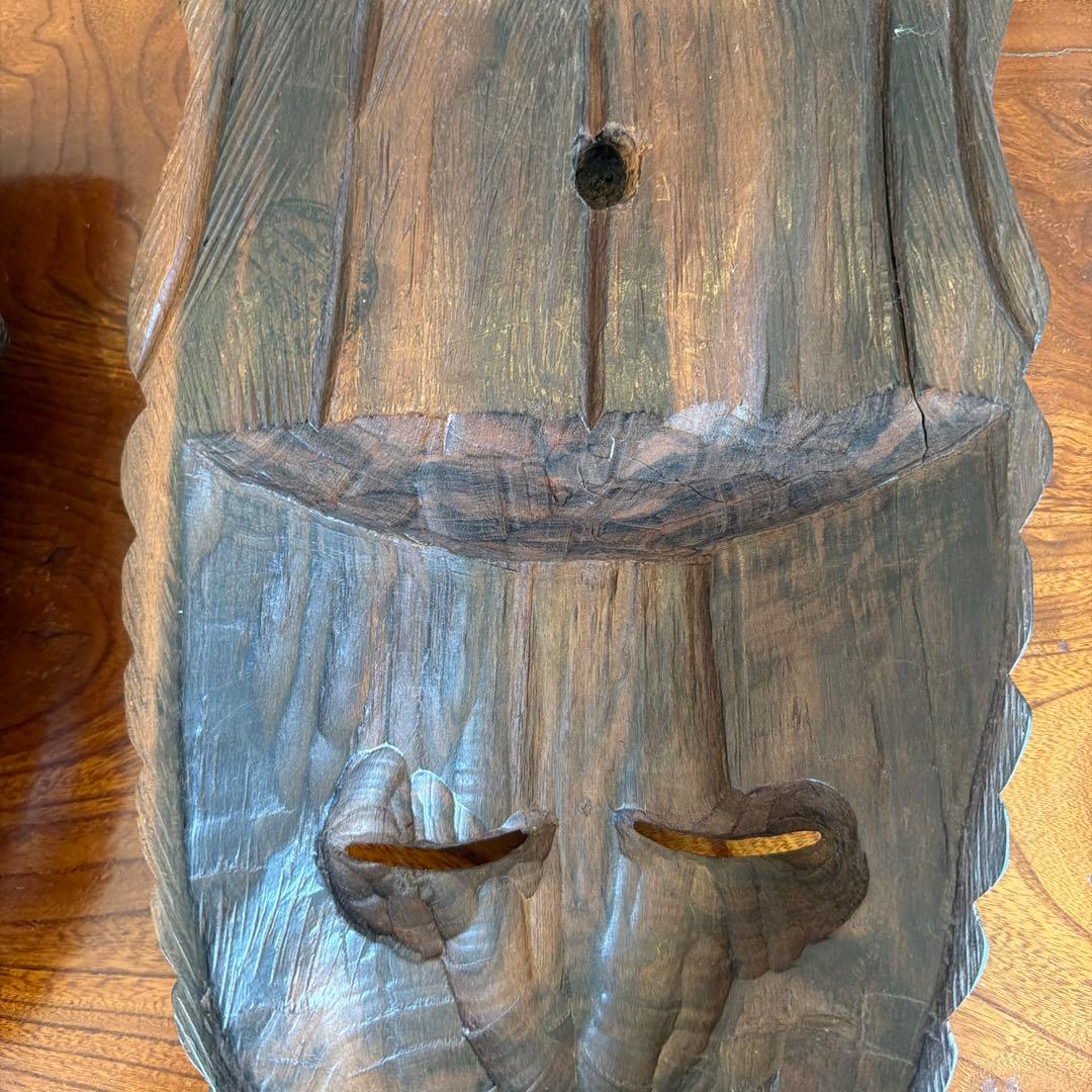 ナイジェリア　木製アフリカンマスク ダークブラウン彫刻作品　2対