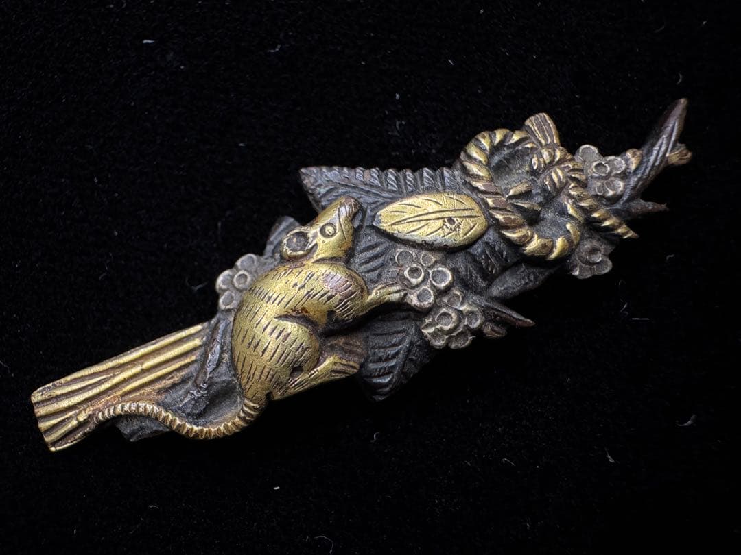 鼠と正月飾り 目貫 赤銅 片目貫 無銘 日本刀 刀装具 骨董 古美術 江戸期