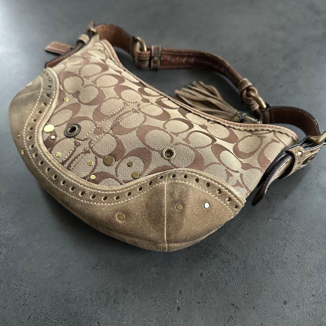 バッグ COACH Signature Suede Studded Hobo Bag
