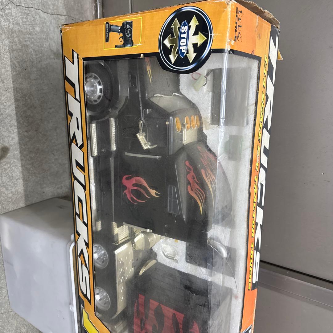 ラジコントラック、トレーラー。Trucks M-2