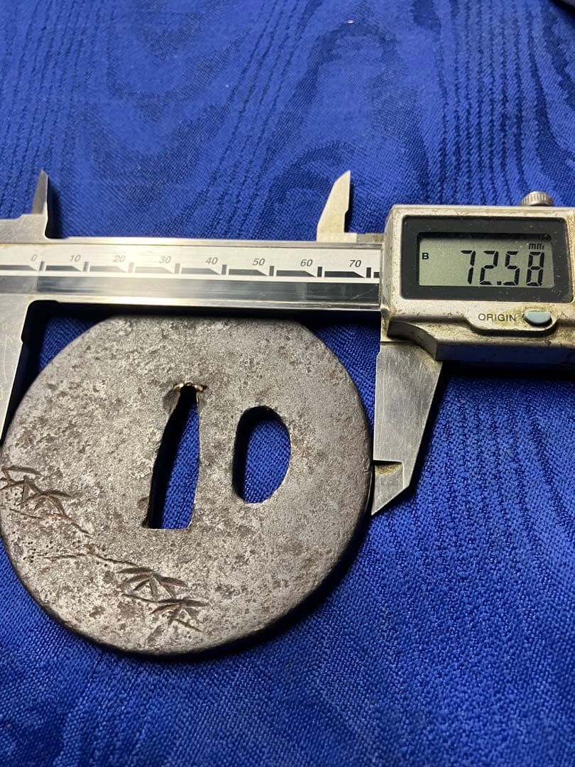 鍔　日本刀　鉄鍔　時代物　銀象嵌