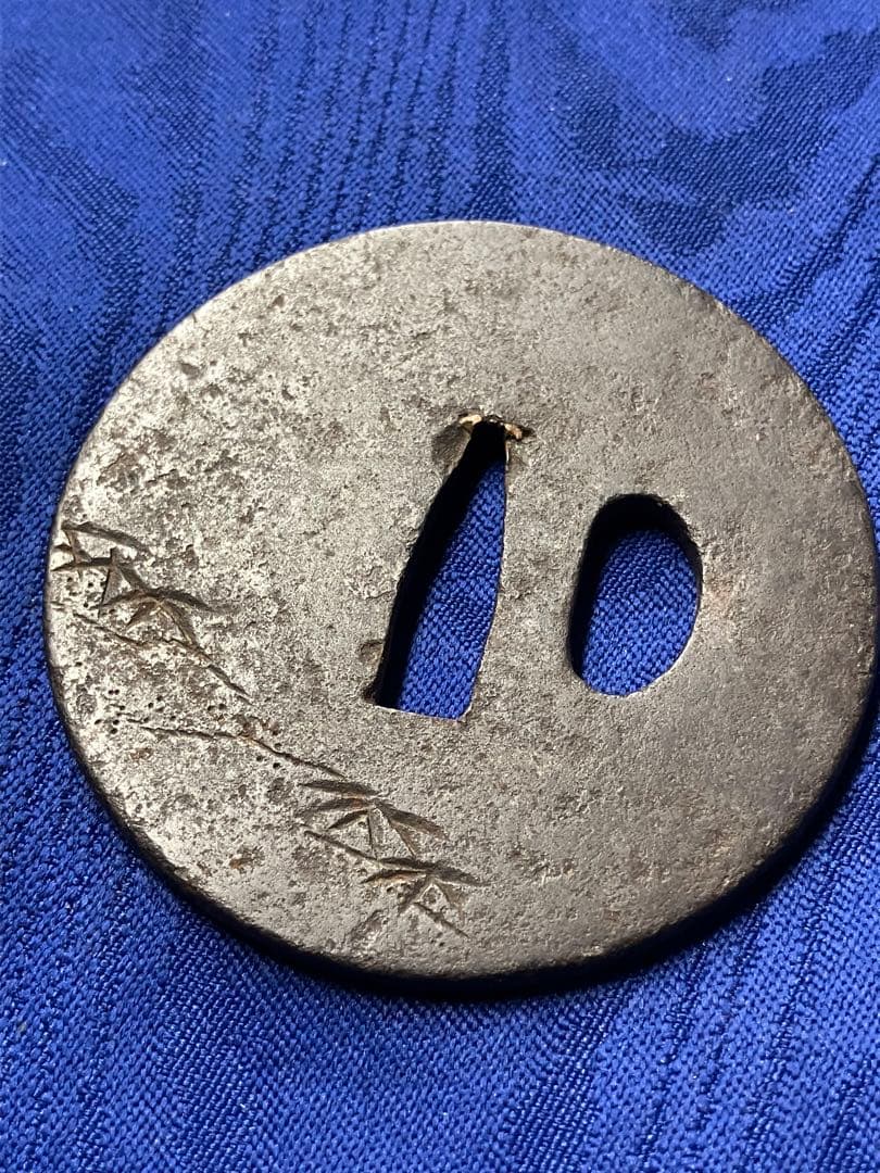 鍔　日本刀　鉄鍔　時代物　銀象嵌