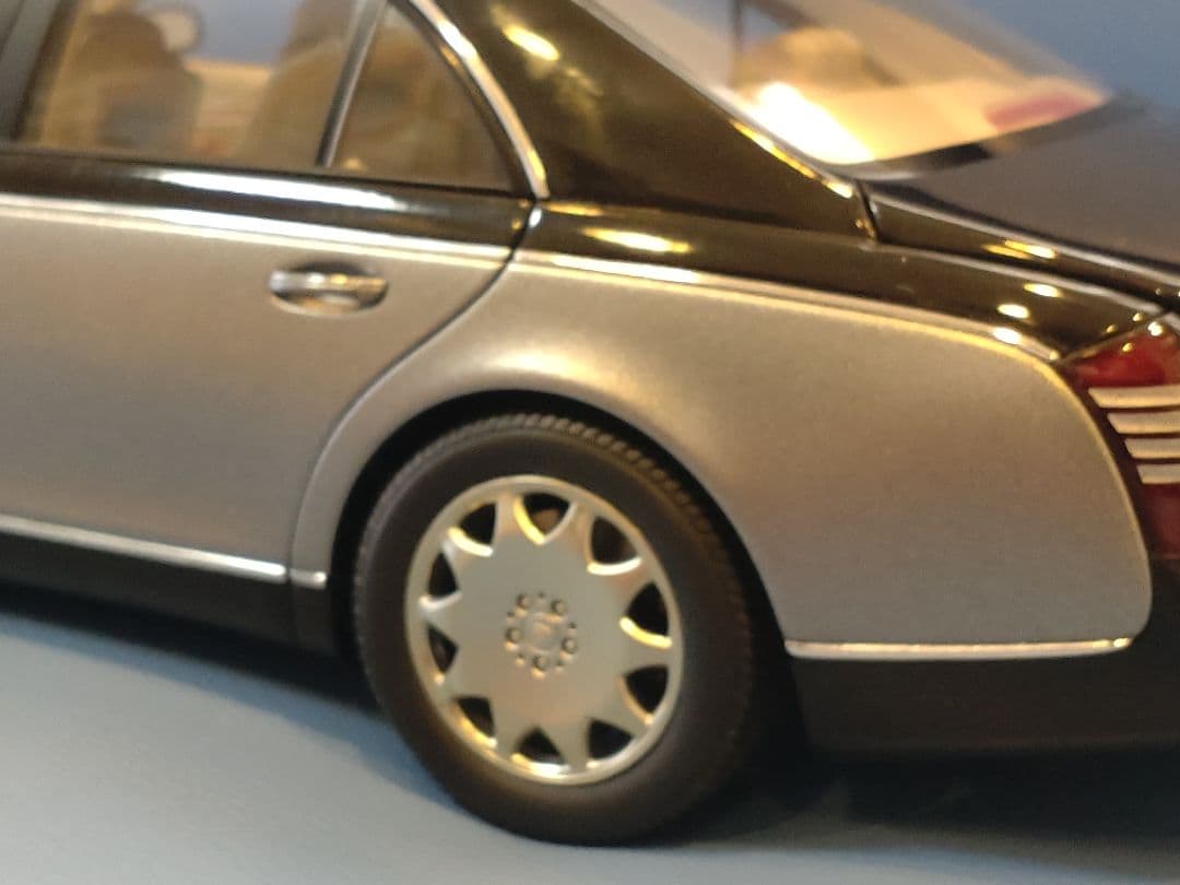 【新品・未使用】AUTOart MAYBACH 57 1/18スケール