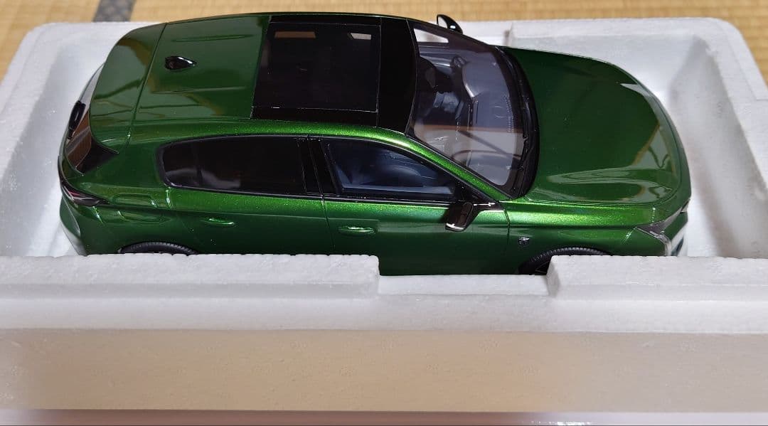 1/18 otto プジョー308 グリーン ミニカー