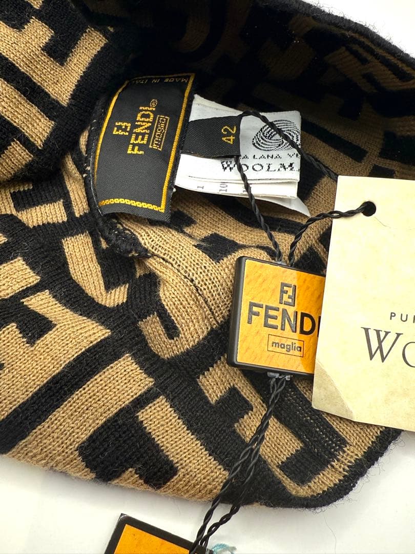 FENDI ズッカ柄 ニット帽 ウールマーク ブラウン