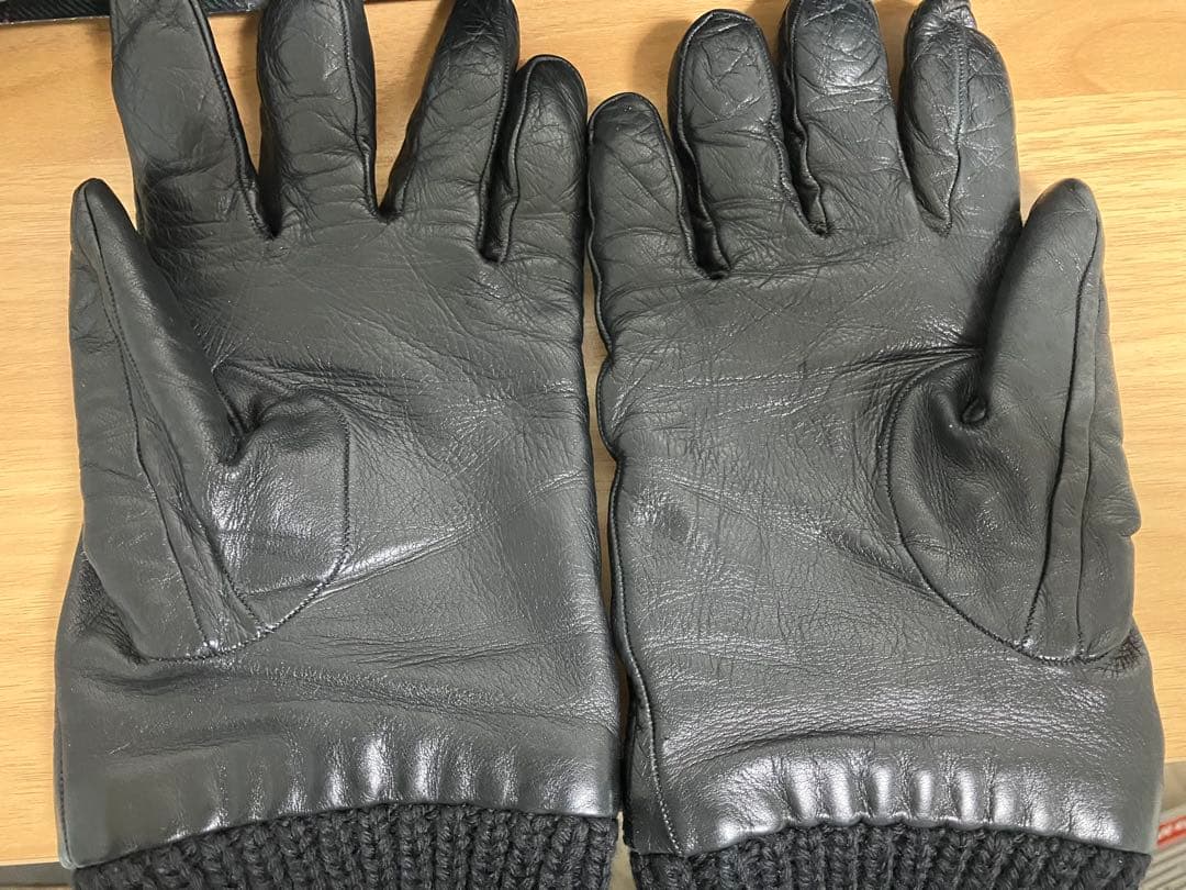 ＊yuk　PRADA ラムレザーキルティング手袋　 カシミヤ　本革