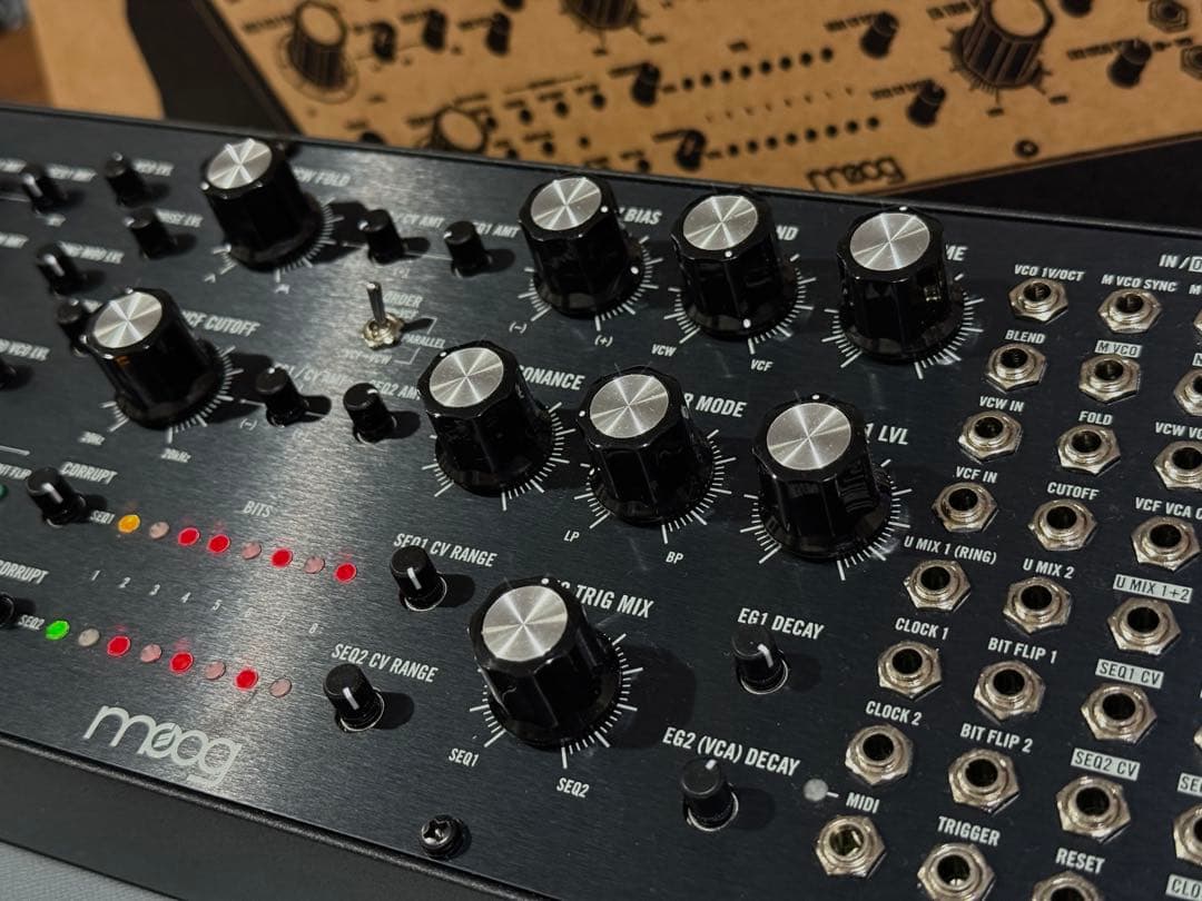 moog labyrinth シンセサイザー アナログ moog セミモジュラー