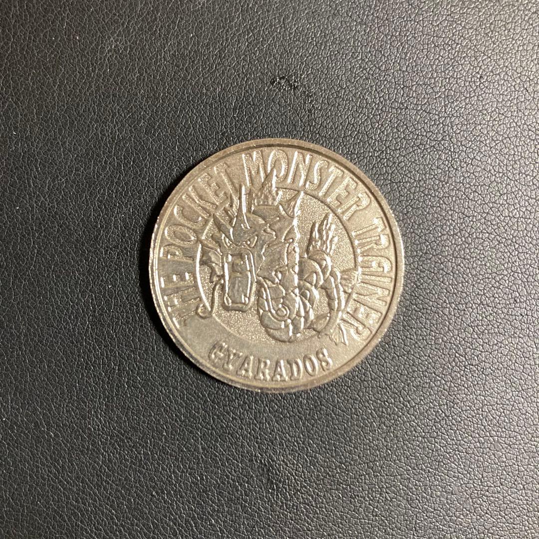 ポケモン　ギャラドス　銀色