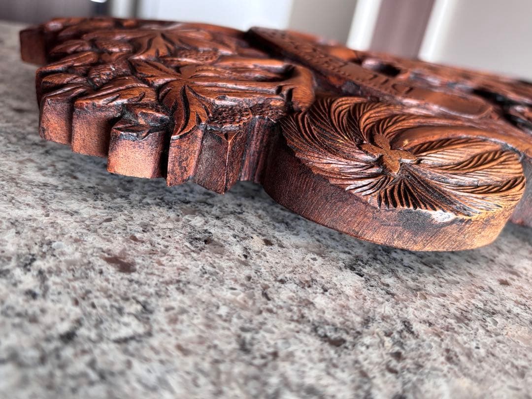 【木彫•彫刻】 パラオ ストーリーボード（テバン工房作品「魔法のパンの木」より）