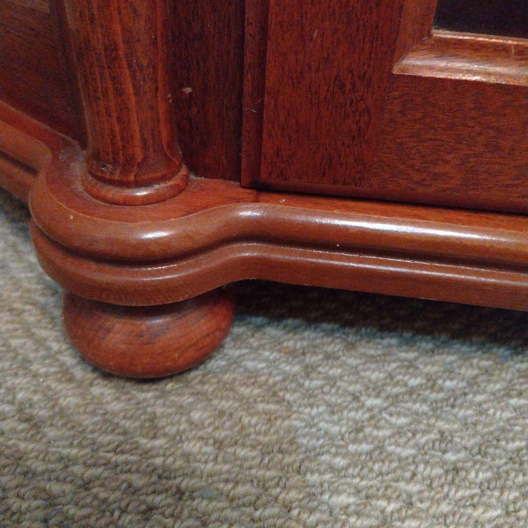 木製キャビネット、サイドボード　 鍵付き 2段棚　送料込み