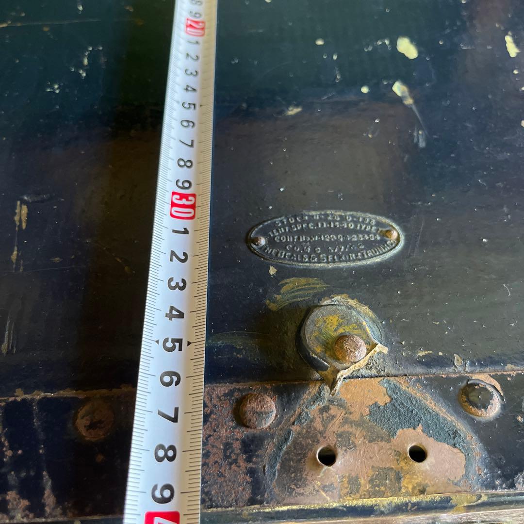 ヴィンテージ金属製　軍？ボックス